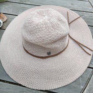 NWOT Wanderlust Odyssey Blocked Knit Sun Hat